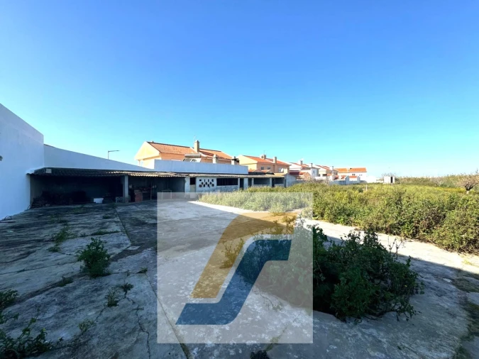 Moradia T9 para Venda em Atouguia da Baleia Foto 57