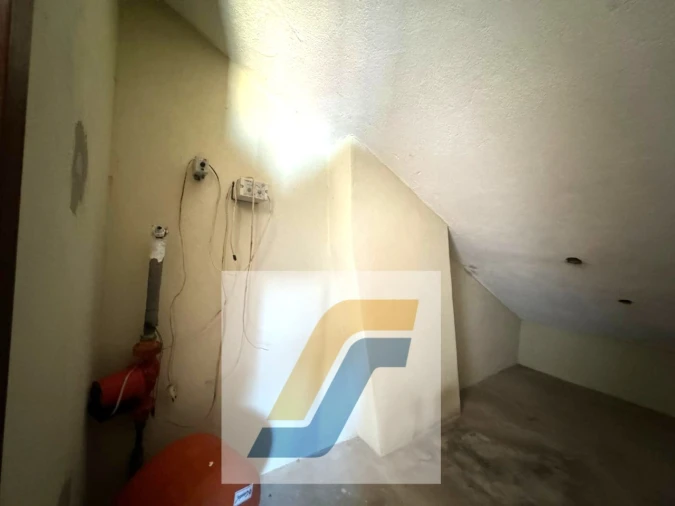 Moradia T9 para Venda em Atouguia da Baleia Foto 48