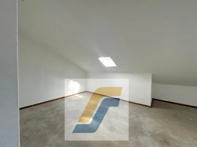 Moradia T9 para Venda em Atouguia da Baleia Foto 41