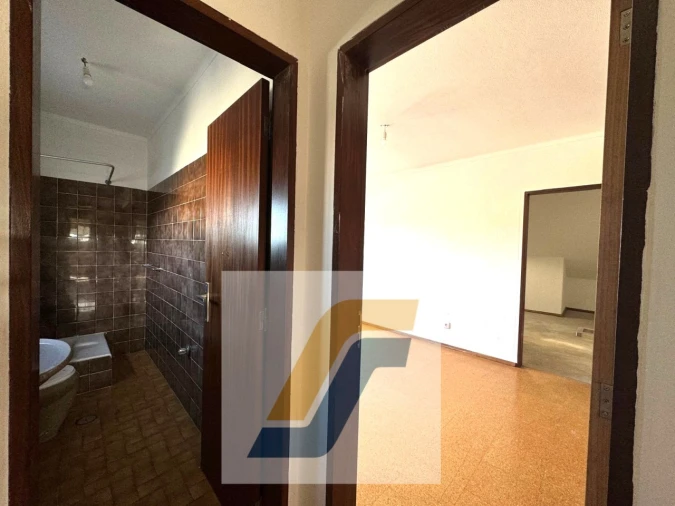 Moradia T9 para Venda em Atouguia da Baleia Foto 44