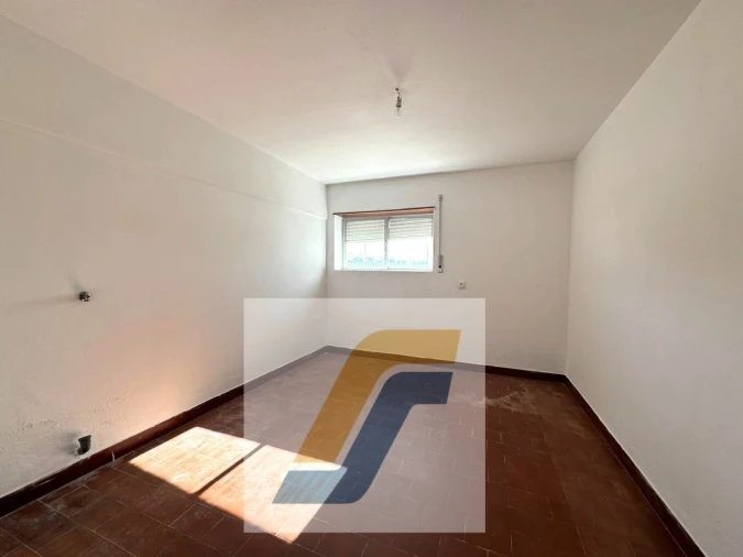 Moradia T9 para Venda em Atouguia da Baleia Foto 16