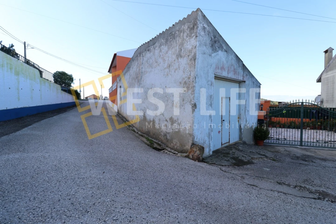 Armazém para Venda em Azueira e Sobral da Abelheira Foto 1