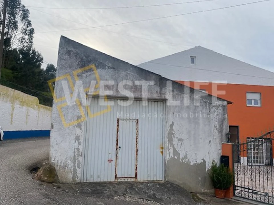 Armazém para Venda em Azueira e Sobral da Abelheira Foto 2