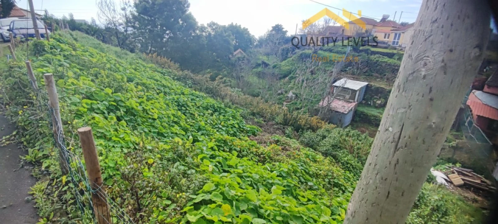 Terreno para Venda em Camacha Foto 1