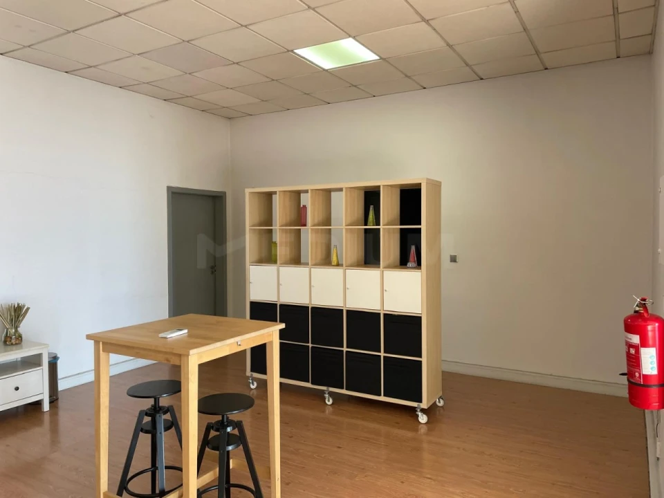 Armazém para Venda em Antas e Abade de Vermoim Foto 10