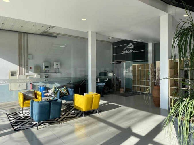 Armazém para Venda em Antas e Abade de Vermoim Foto 6