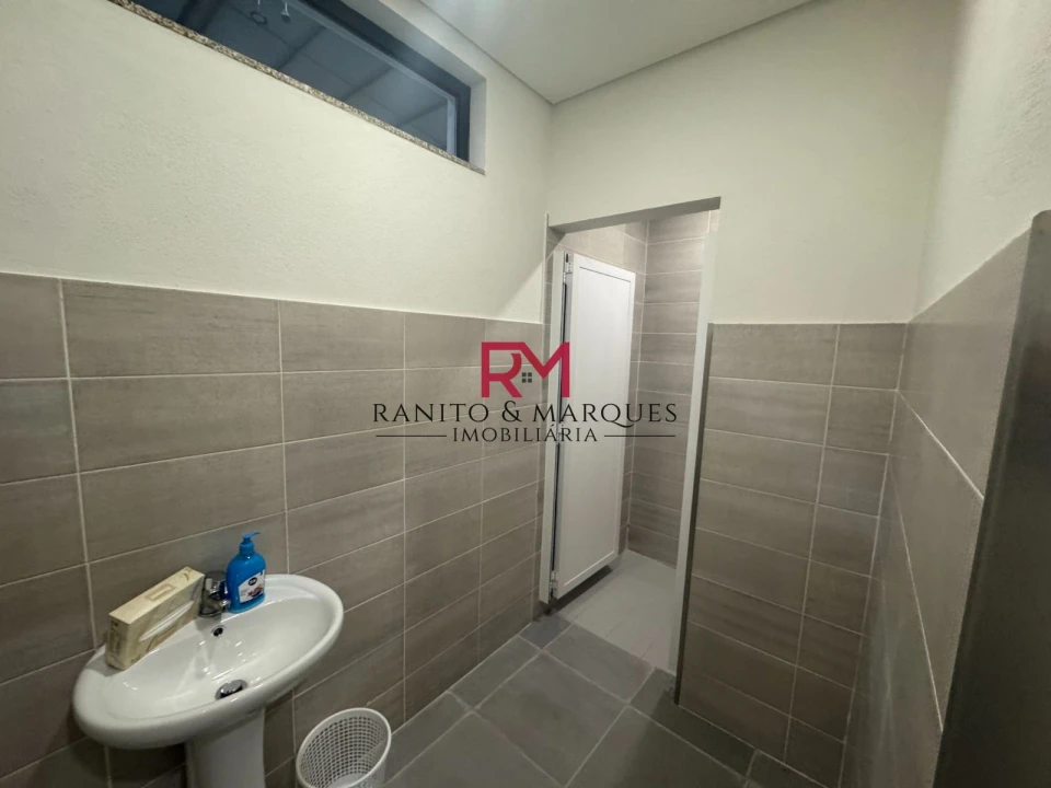 Escritório para Arrendamento em Gandra Foto 14