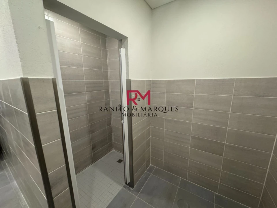 Escritório para Arrendamento em Gandra Foto 18