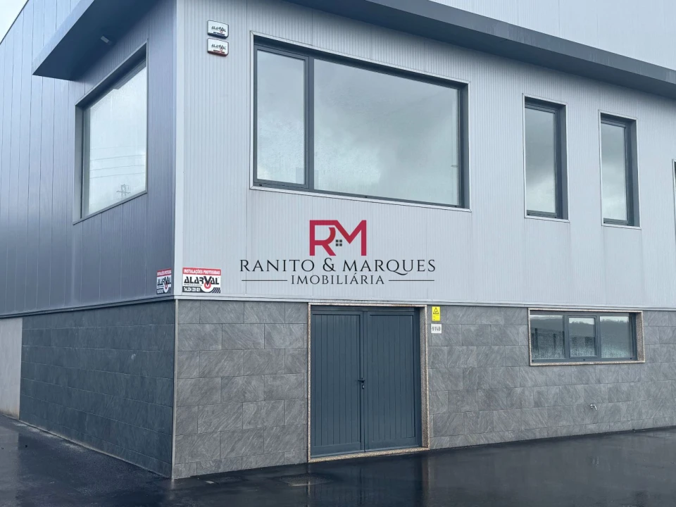 Escritório para Arrendamento em Gandra Foto 1