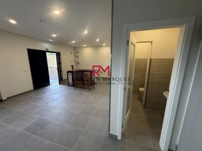 Escritório para Arrendamento em Gandra Foto 11