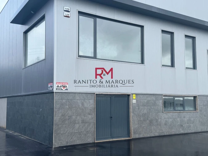 Escritório para Arrendamento em Gandra Foto 1