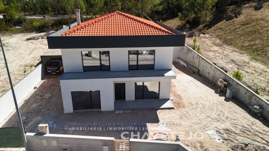 Moradia T4 para Venda em Ansião Foto 1