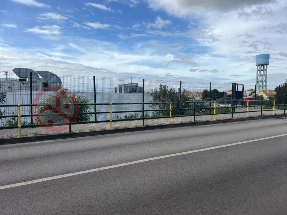 Terreno para Venda em Seixal, Arrentela e Aldeia de Paio Pires Foto 7