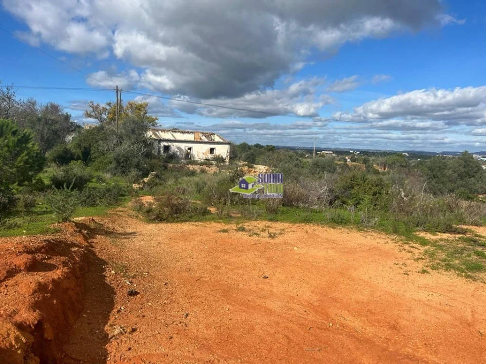 Moradia T3 para Venda em Armação de Pera Foto 2
