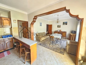 Moradia T8 para Venda em Quarteira