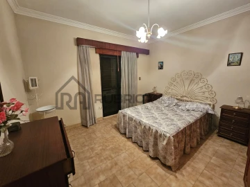 Moradia T8 para Venda em Quarteira