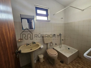Moradia T8 para Venda em Quarteira