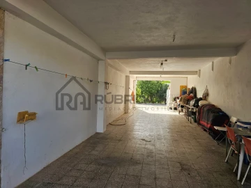 Moradia T8 para Venda em Quarteira