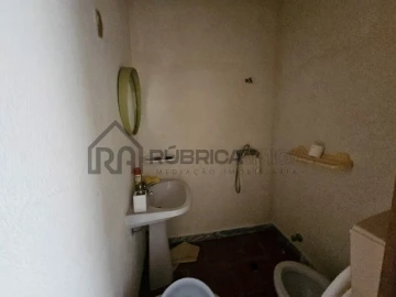 Moradia T8 para Venda em Quarteira