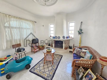 Moradia T8 para Venda em Quarteira