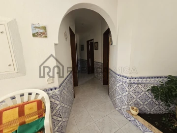 Moradia T8 para Venda em Quarteira