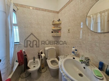 Moradia T8 para Venda em Quarteira