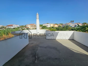 Moradia T8 para Venda em Quarteira