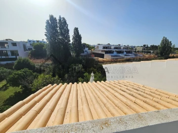 Moradia T8 para Venda em Quarteira