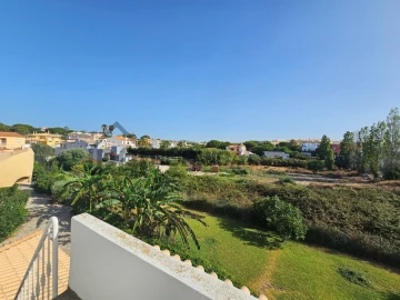 Moradia T8 para Venda em Quarteira