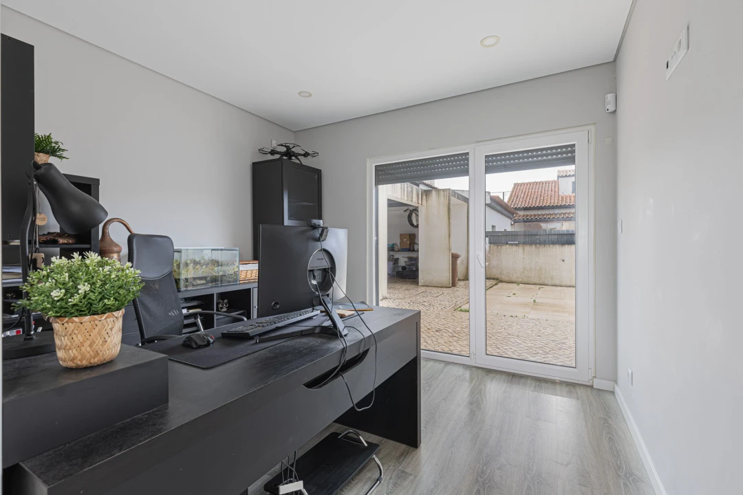 Moradia T4 para Venda em Fernao Ferro Foto 45