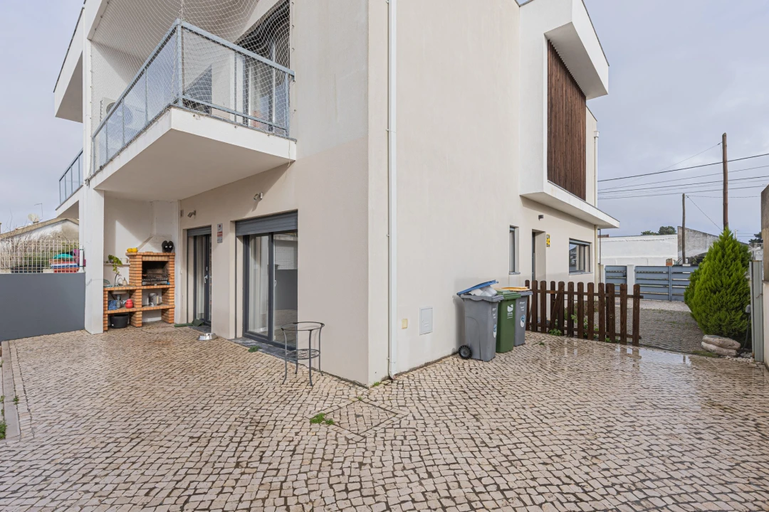 Moradia T4 para Venda em Fernao Ferro Foto 60