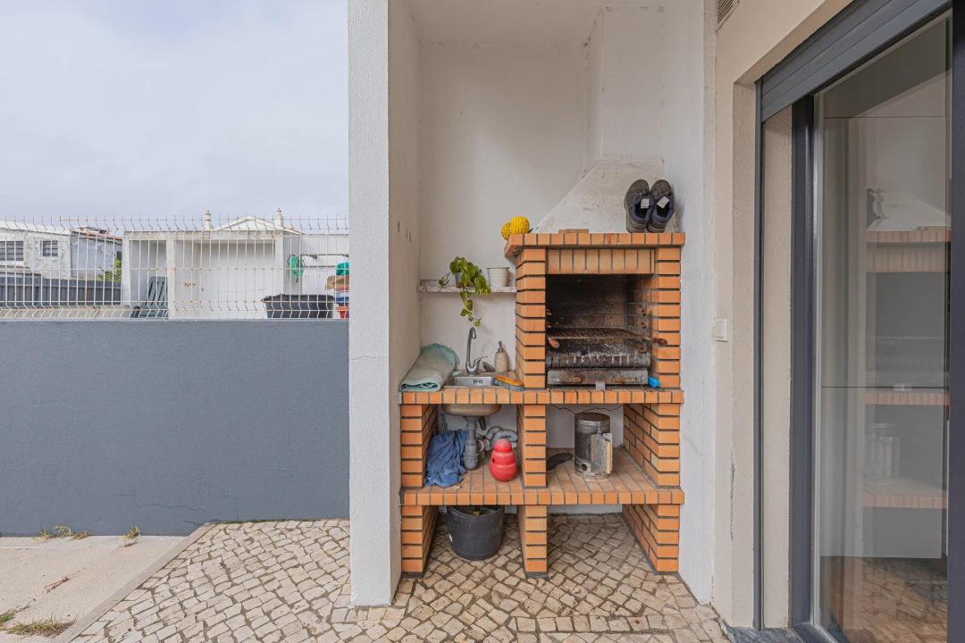 Moradia T4 para Venda em Fernao Ferro Foto 58