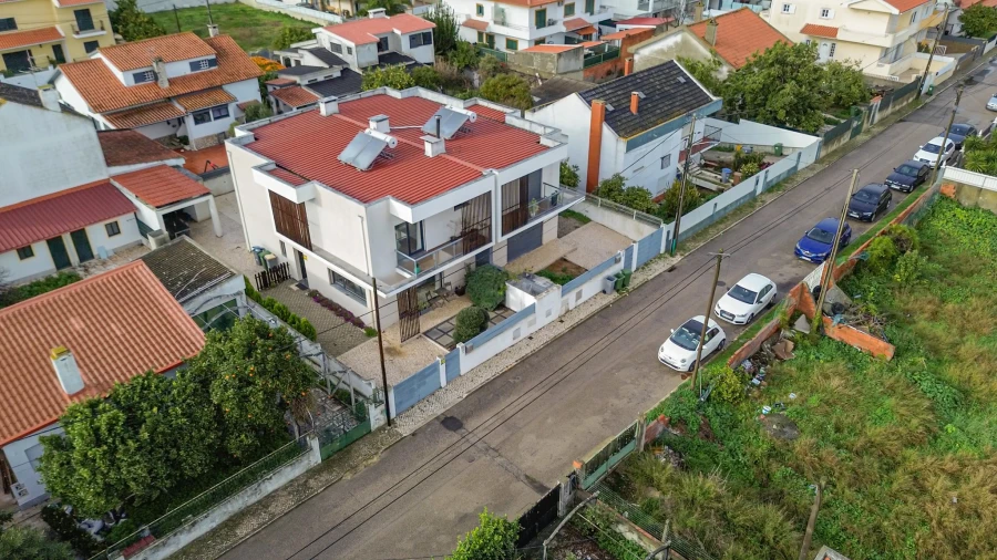 Moradia T4 para Venda em Fernao Ferro Foto 57