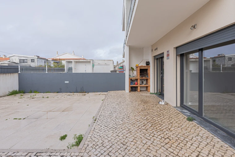 Moradia T4 para Venda em Fernao Ferro Foto 54