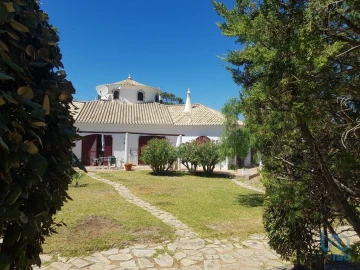 Moradia T7 para Venda em Faro (Sé e São Pedro)