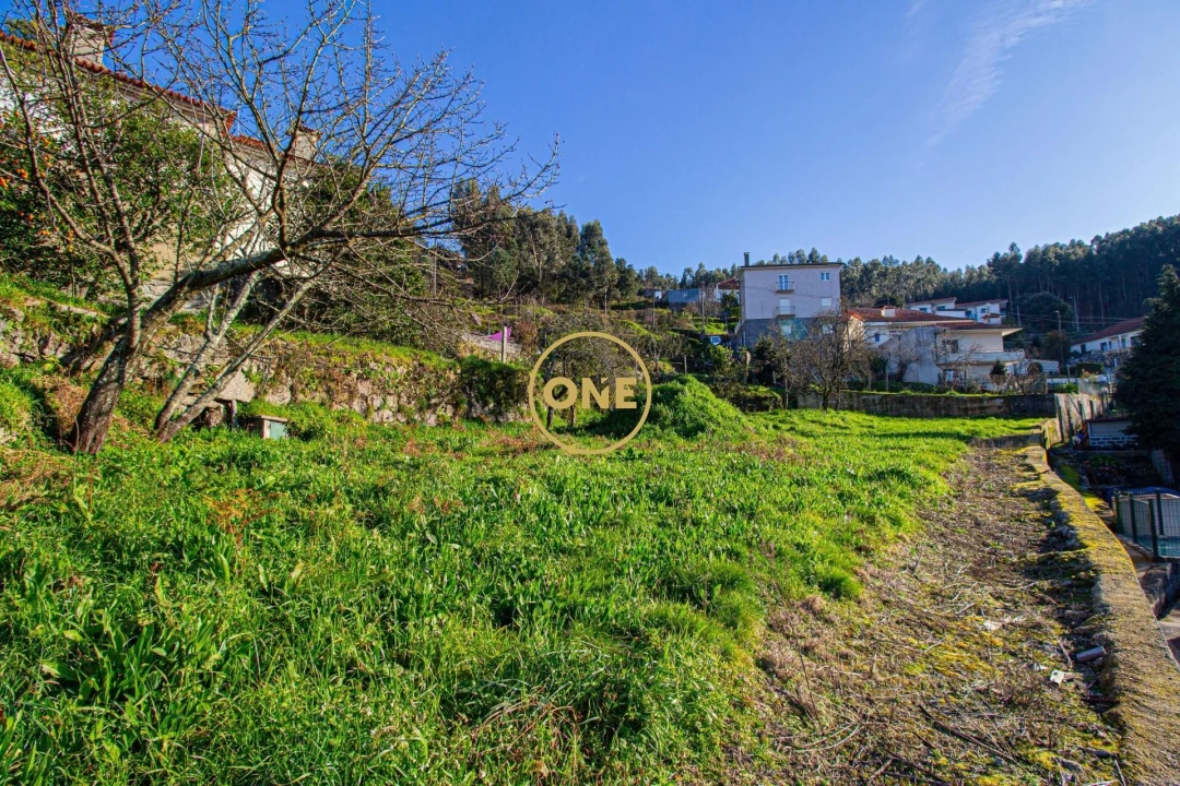 Terreno para Venda em Rebordões Foto 1