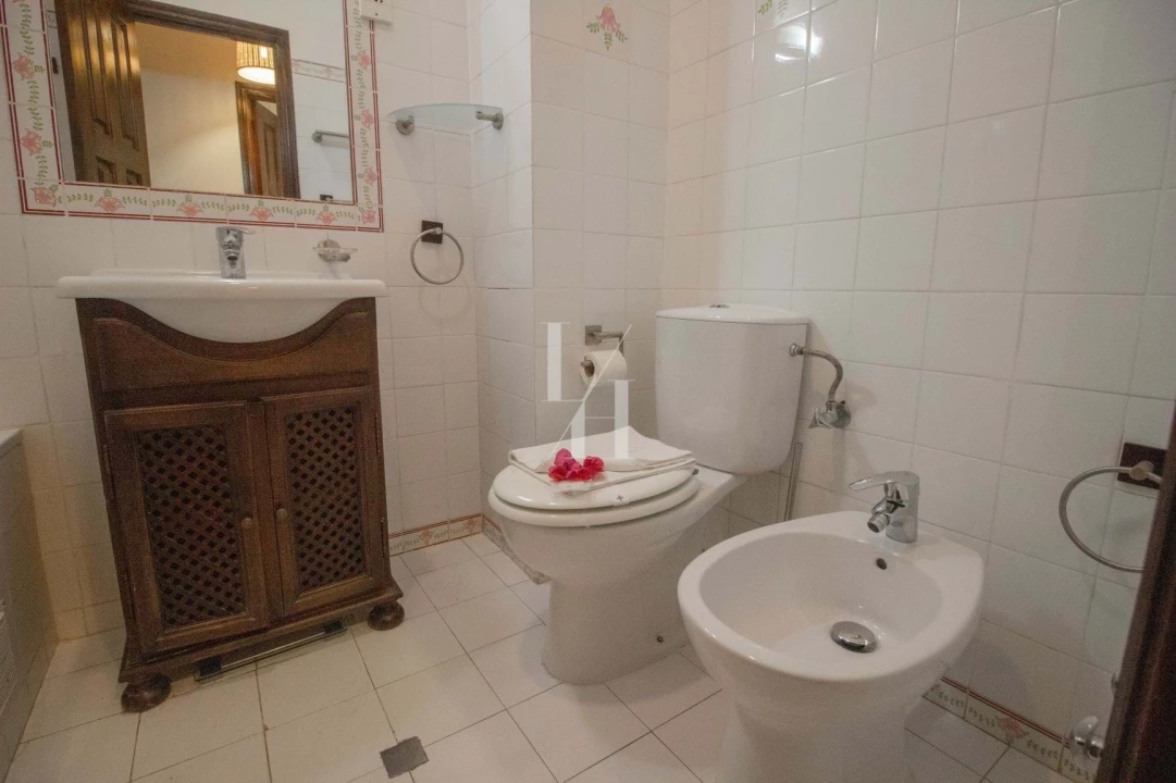 Apartamento T2 para Arrendamento férias em Quarteira Foto 12