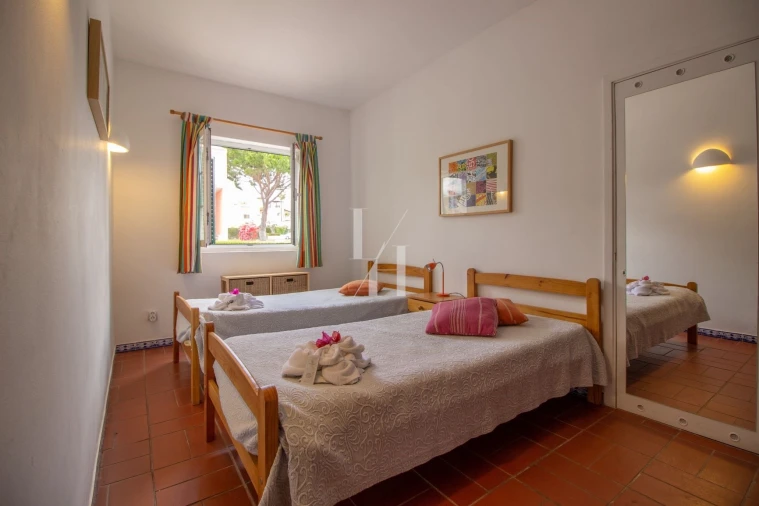 Apartamento T2 para Arrendamento férias em Quarteira Foto 9