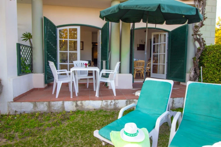 Apartamento T2 para Arrendamento férias em Quarteira Foto 4