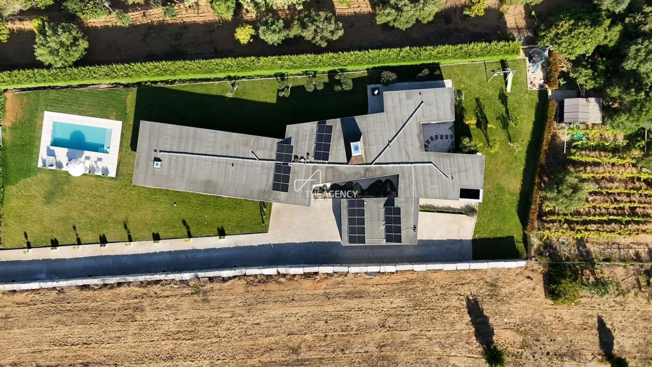 Moradia T5 para Venda em Gaeiras Foto 5