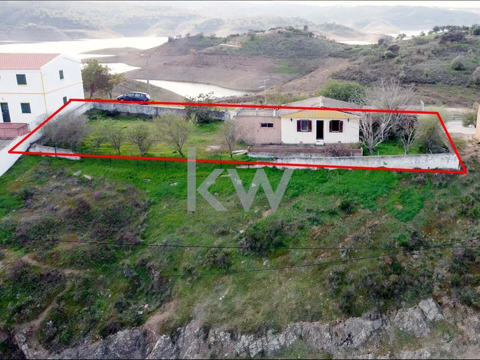 Moradia T3 para Venda em Odeleite Foto 1