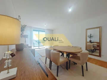 Apartamento T5 para Venda em Funchal (São Pedro)