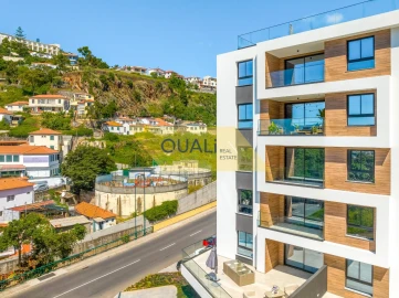 Apartamento T5 para Venda em Funchal (São Pedro)