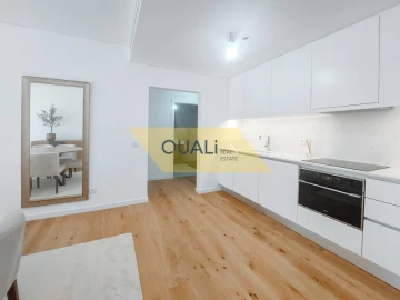 Apartamento T5 para Venda em Funchal (São Pedro)