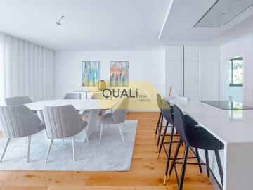 Apartamento T5 para Venda em Funchal (São Pedro)