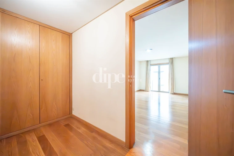 Apartamento T3 para Venda em Oliveira, São Paio e São Sebastião Foto 14