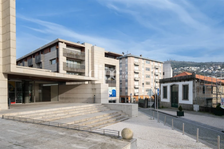 Apartamento T3 para Venda em Oliveira, São Paio e São Sebastião Foto 3