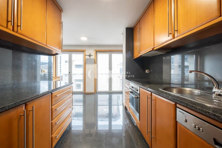 Apartamento T3 para Venda em Oliveira, São Paio e São Sebastião Foto 7