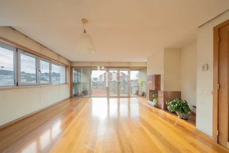 Apartamento T3 para Venda em Oliveira, São Paio e São Sebastião Foto 5