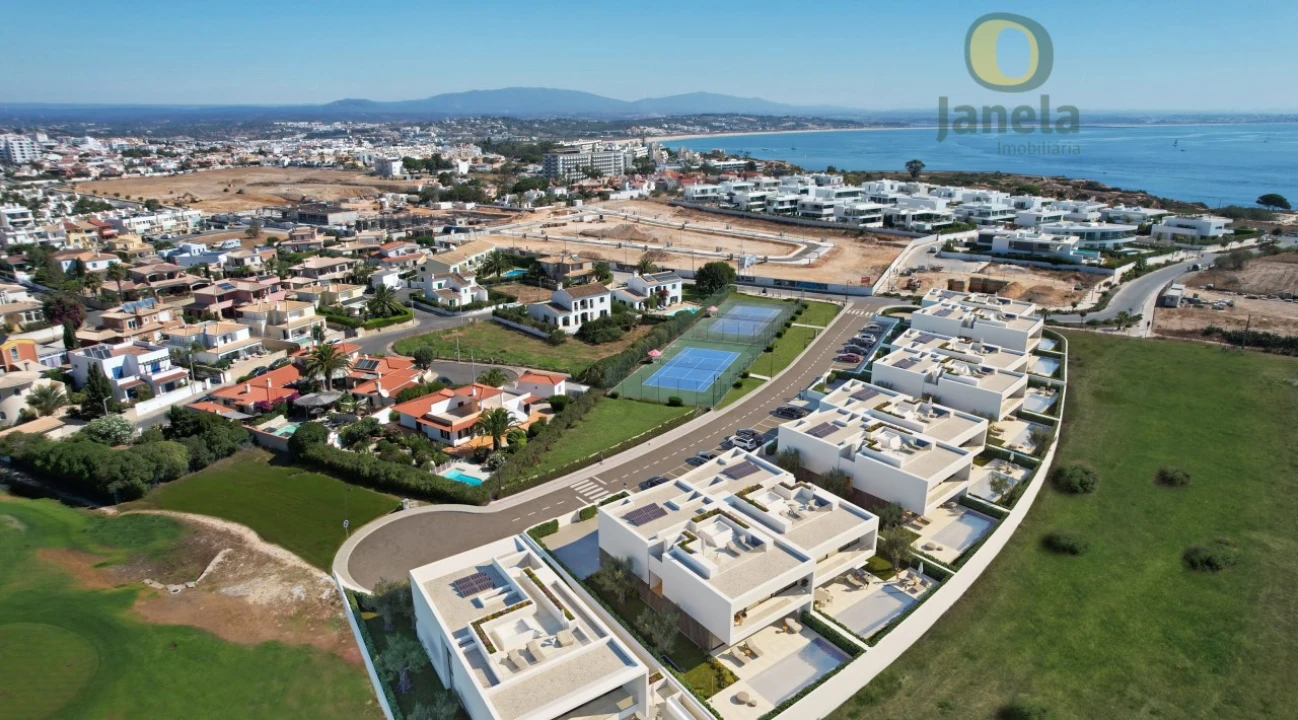 Moradia T4 para Venda em Lagos (São Sebastião e Santa Maria) Foto 3